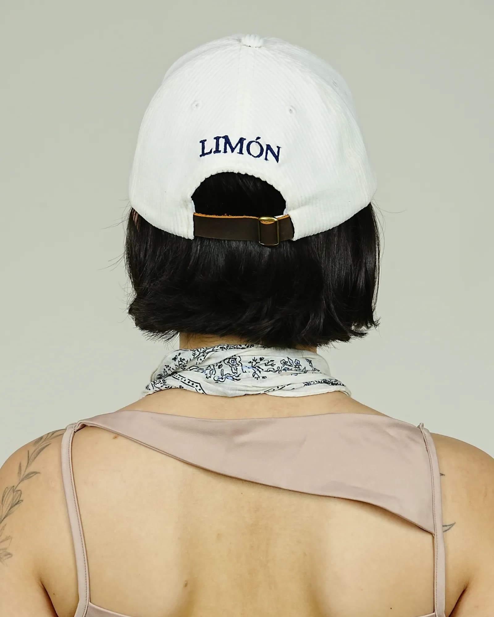 Gorra Ivory en Pana — vista 3