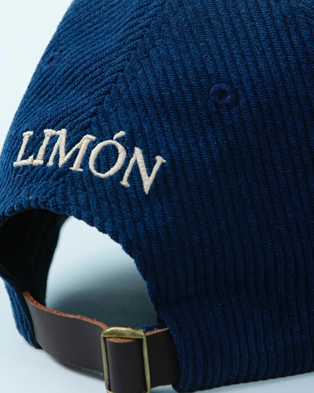 Gorra Navy en Pana — vista 3